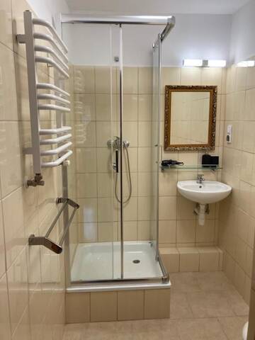 Фото номера Большой двухместный номер с 1 кроватью Отель Villa ANSER г. Полчин-Здруй 3